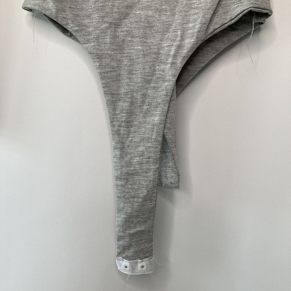 PrettyLittleThing Shape Grey Jersey Ruched Long Sleeve Bodysuite Size Medium - Picture 2 of 8